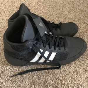 Men’s Adidas HVC 2 Wrestling Shoe, size 7